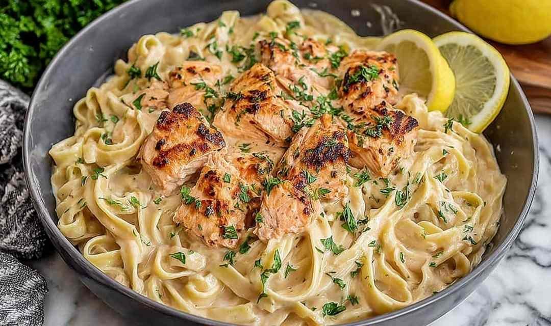 Creamy salmon pasta