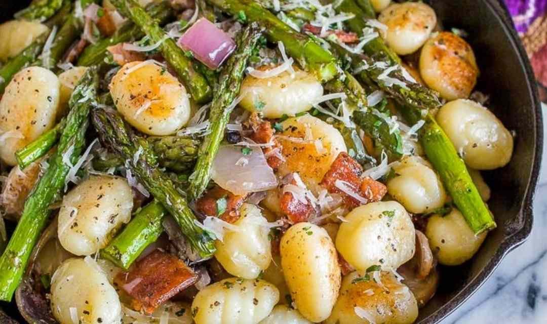 Brown butter gnocchi with asparagus and prosciutto